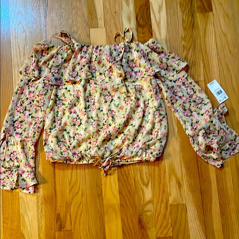 NWT - BCX Juniors Size M Blouse